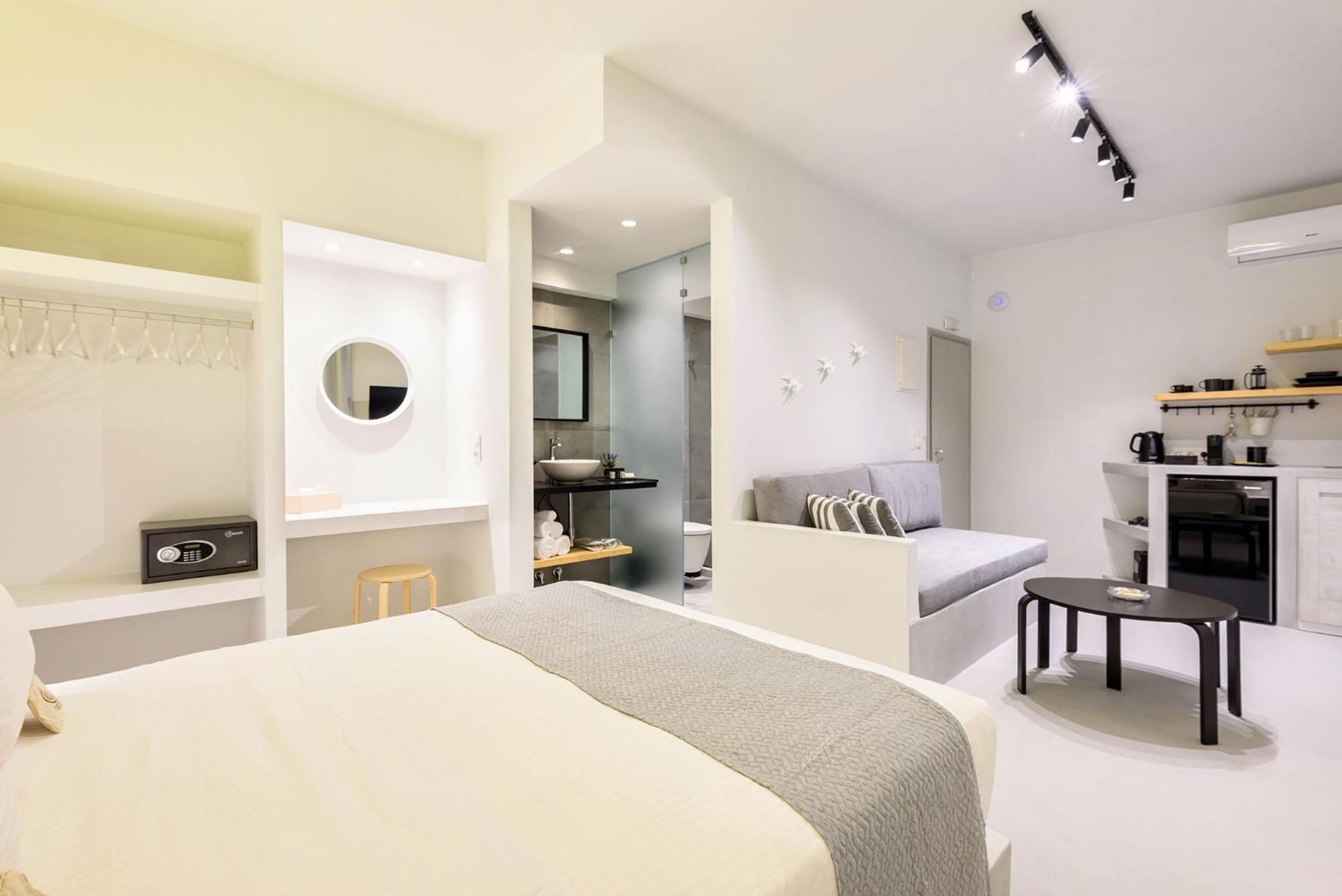 Peven Suites Науса Экстерьер фото